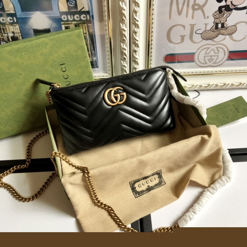G*u*i wallets & purse